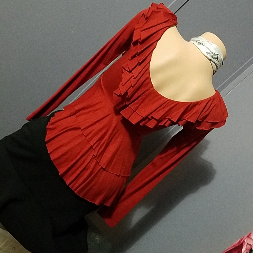 Gorgeous layered ruffle top - Picture 4 of 8